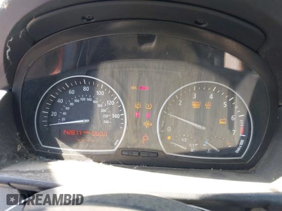 2005 BMW X3 3.0i z VIN WBXPA93425WD13768, wystawiony jako IAAI lot #42463088 z przebiegiem 142 877 mil mil oraz . Historia ofert i sprzedaży dostępna na DreamBid. Obrazek 7.