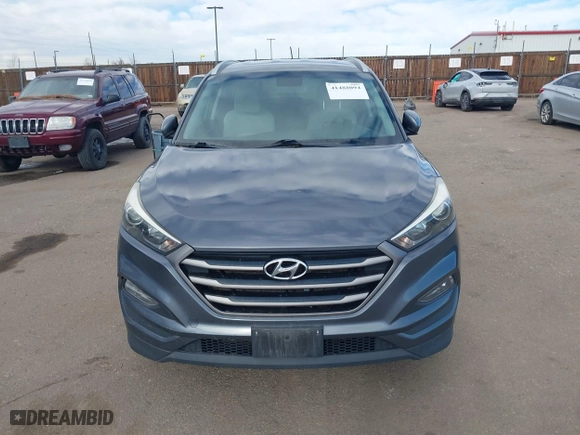 2016 Hyundai Tucson SE with VIN KM8J3CA43GU090127, listed as a IAAI auction lot 41488094 with 122,676 mi miles. Bid and sale history available at carsss.com. Image 12.