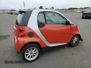2008 Smart fortwo Pure z VIN WMEEJ31X18K155044, wystawiony jako Copart lot #58137355 z przebiegiem 62 718 mil mil oraz Szkody całkowita. Historia ofert i sprzedaży dostępna na DreamBid. Obrazek 3.