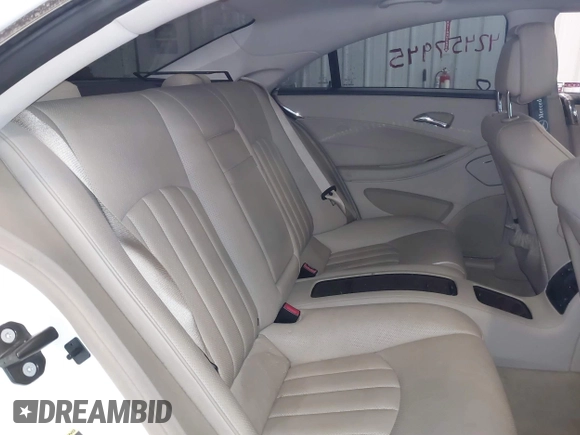 2008 Mercedes-Benz CLS 550 z VIN WDDDJ72XX8A130056, wystawiony jako IAAI lot #42457945 z przebiegiem 111 662 mil mil oraz . Historia ofert i sprzedaży dostępna na DreamBid. Obrazek 8.