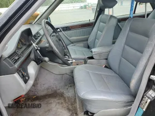 1994 Mercedes-Benz 400 E z VIN WDBEA34E8RC051086, wystawiony jako Copart lot #57184065 z przebiegiem 123 536 mil mil oraz Tytuł czysty. Historia ofert i sprzedaży dostępna na DreamBid. Obrazek 7.