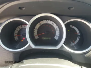 2011 Toyota Tacoma z VIN 5TFTX4CN1BX010490, wystawiony jako Copart lot #53556515 z przebiegiem 173 794 mil mil oraz Szkoda całkowita • Salvage title. Historia ofert i sprzedaży dostępna na DreamBid. Obrazek 9.
