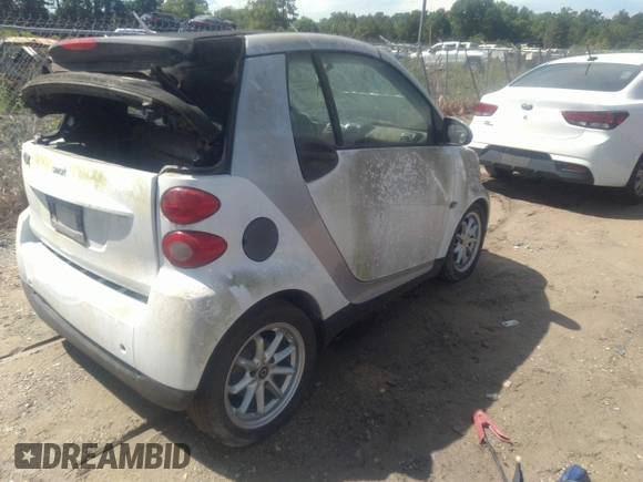 2009 Smart fortwo Passion with VIN WMEEK31X99K221919, listed as a IAAI auction lot 42173405 with Not provided miles and . Bid and sale history available at DreamBid. Image 4.