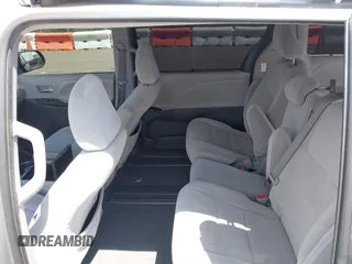 2020 Toyota Sienna LE Auto Access Seat с VIN 5TDKZ3DC0LS052900, выставлен на аукционе IAAI как лот 41940962 с пробегом 70 095 миль миль и . История ставок и продаж доступна на DreamBid. Изображение 8.