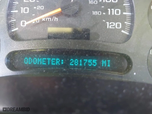2003 Chevrolet Silverado 2500HD LS with VIN 1GCHK23193F225757, listed as a IAAI auction lot 41523124 with 281,755 mi miles. Bid and sale history available at carsss.com. Image 15.