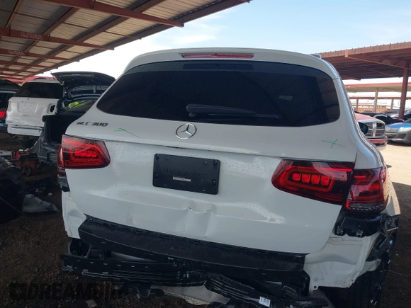 2020 Mercedes-Benz GLC 300 with VIN WDC0G8DBXLF736610, listed as a IAAI auction lot 42353177 with 45,652 mi miles and . Bid and sale history available at DreamBid. Image 17.