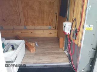 2005 Ford Econoline Cargo with VIN 1FTRE14W75HA41442, listed as a IAAI auction lot 42438411 with 197,241 mi miles and . Bid and sale history available at DreamBid. Image 8.