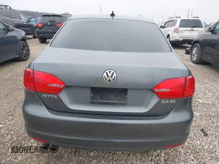 2012 Volkswagen Jetta Sedan SE w/Convenience PZEV with VIN 3VWDP7AJ1CM397004, listed as a IAAI auction lot 41563799 with 166,008 mi miles. Bid and sale history available at carsss.com. Image 17.