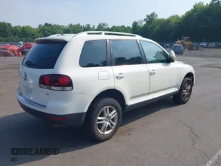 2008 Volkswagen Touareg V6 с VIN WVGBE77L18D040817, выставлен на аукционе IAAI как лот 42555188 с пробегом 202 942 миль миль и . История ставок и продаж доступна на DreamBid. Изображение 4.