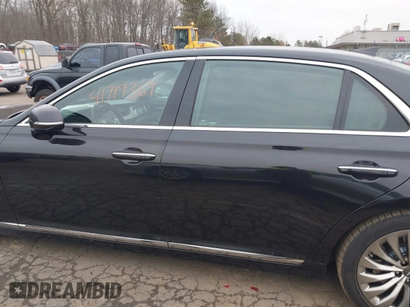 2018 Genesis G90 3.3T Premium with VIN KMHG34JA7JU041008, listed as a IAAI auction lot 41719369 with 146,874 mi miles. Bid and sale history available at carsss.com. Image 14.