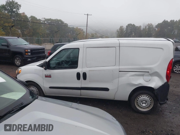 2017 Ram ProMaster City Cargo Tradesman z VIN ZFBERFAB2H6E50911, wystawiony jako IAAI lot #40390843 z przebiegiem 68 010 mil mil oraz . Historia ofert i sprzedaży dostępna na DreamBid. Obrazek 14.
