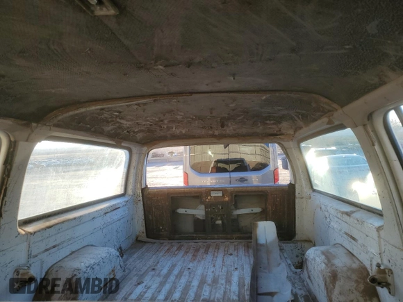 1974 Chevrolet Suburban z VIN CCY164F189473, wystawiony jako Copart lot #49678415 z przebiegiem Nie podano mil oraz Czysty tytuł • Clean title. Historia ofert i sprzedaży dostępna na DreamBid. Obrazek 10.