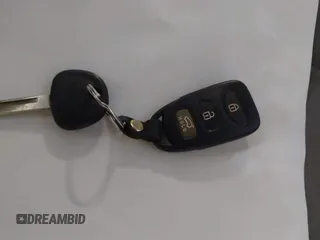 2012 Hyundai Veloster w/Gray Int с VIN KMHTC6AD3CU020230, выставлен на аукционе IAAI как лот 42307281 с пробегом 185 002 миль миль и . История ставок и продаж доступна на DreamBid. Изображение 11.