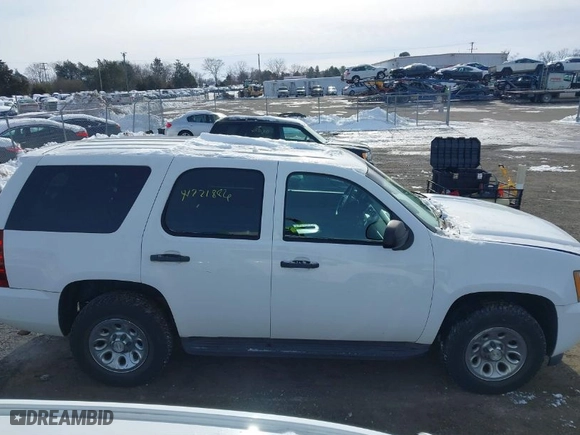 2010 Chevrolet Tahoe LS with VIN 1GNUKAE07AR218421, listed as a IAAI auction lot 41221886 with 200,662 mi miles. Bid and sale history available at carsss.com. Image 13.