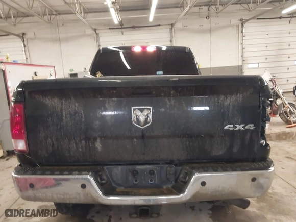 2018 Ram 2500 Tradesman with VIN 3C6UR5CJ3JG121229, listed as a IAAI auction lot 41679189 with 95,956 mi miles. Bid and sale history available at carsss.com. Image 17.
