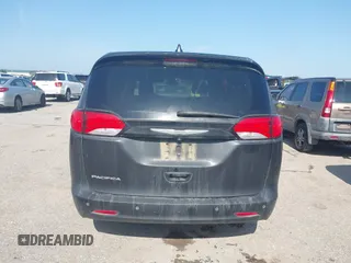 2017 Chrysler Pacifica Touring with VIN 2C4RC1DG6HR509717, listed as a IAAI auction lot 42228096 with 86,956 mi miles and . Bid and sale history available at DreamBid. Image 16.