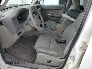 2008 Jeep Commander Sport with VIN 1J8HG48K68C111330, listed as a Copart auction lot 54011375 with 207,641 mi miles and Salvage title. Bid and sale history available at DreamBid. Image 7.