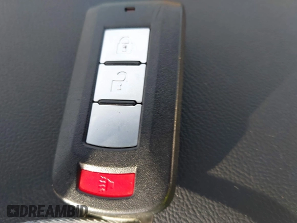 2024 Mitsubishi Outlander S z VIN JA4ARUAU8RU015154, wystawiony jako IAAI lot #42506748 z przebiegiem 18 231 mil mil oraz . Historia ofert i sprzedaży dostępna na DreamBid. Obrazek 11.
