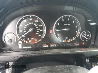 2017 BMW X5 xDrive35i z VIN 5UXKR0C52H0V65219, wystawiony jako Copart lot #53722215 z przebiegiem 97 039 mil mil oraz Szkoda całkowita • Salvage title. Historia ofert i sprzedaży dostępna na DreamBid. Obrazek 9.