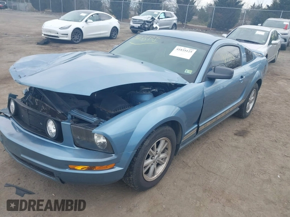 2006 Ford Mustang Standard with VIN 1ZVFT80NX65178230, listed as a IAAI auction lot 41835125 with 178,607 mi miles. Bid and sale history available at carsss.com. Image 17.