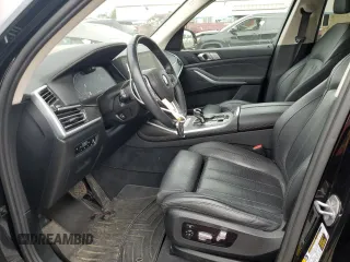2022 BMW X7 xDrive40i z VIN 5UXCW2C03N9M08416, wystawiony jako Copart lot #57808645 z przebiegiem 38 424 mil mil oraz Szkoda całkowita • Salvage title. Historia ofert i sprzedaży dostępna na DreamBid. Obrazek 7.