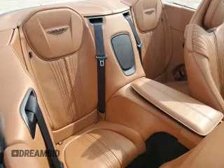 2020 Aston Martin DB11 z VIN SCFRMFCWXLGM09361, wystawiony jako Copart lot #80071914 z przebiegiem 10 972 mil mil oraz Szkody całkowita. Historia ofert i sprzedaży dostępna na DreamBid. Obrazek 10.