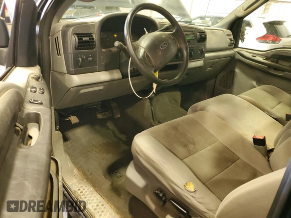2006 Ford F-250 XL z VIN 1FTNF21586EB14334, wystawiony jako Copart lot #44016915 z przebiegiem 101 927 mil mil oraz Szkoda całkowita • Salvage title. Historia ofert i sprzedaży dostępna na DreamBid. Obrazek 8.