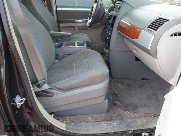 2008 Chrysler Town & Country Touring with VIN 2A8HR54P58R611777, listed as a IAAI auction lot 42149143 with 203,809 mi miles and . Bid and sale history available at carsss.com. Image 5.