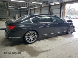 2019 BMW 7 Series 740i z VIN WBA7E2C57KB454012, wystawiony jako Copart lot #50977775 z przebiegiem Nie podano mil oraz Szkoda całkowita • Salvage title. Historia ofert i sprzedaży dostępna na DreamBid. Obrazek 3.