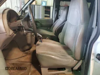 2002 Chevrolet Astro with VIN 1GNDM19X22B152632, listed as a Copart auction lot 72751464 with 257,682 mi miles and Non Repairable. Bid and sale history available at carsss.com. Image 7.