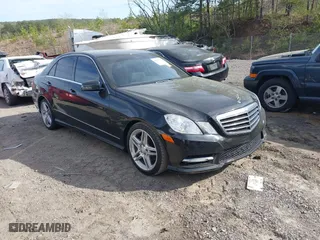 2013 Mercedes-Benz E-Class E 350 Luxury with VIN WDDHF5KB0DA702841, listed as a IAAI auction lot 41875593 with 276,264 mi miles. Bid and sale history available at carsss.com. Image 1.