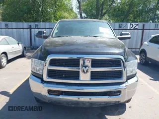 2012 Ram 2500 ST z VIN 3C6UD5CL2CG291018, wystawiony jako IAAI lot #42573010 z przebiegiem Nie podano mil oraz . Historia ofert i sprzedaży dostępna na DreamBid. Obrazek 11.