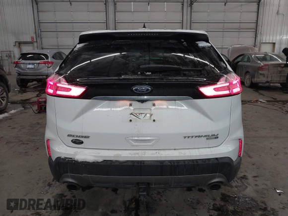 2020 Ford Edge Titanium with VIN 2FMPK4K96LBB31461, listed as a IAAI auction lot 41517961 with 140,018 mi miles. Bid and sale history available at carsss.com. Image 16.