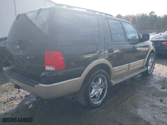 2005 Ford Expedition Eddie Bauer with VIN 1FMPU17585LA49135, listed as a IAAI auction lot 41121522 with 1 mi miles. Bid and sale history available at carsss.com. Image 4.