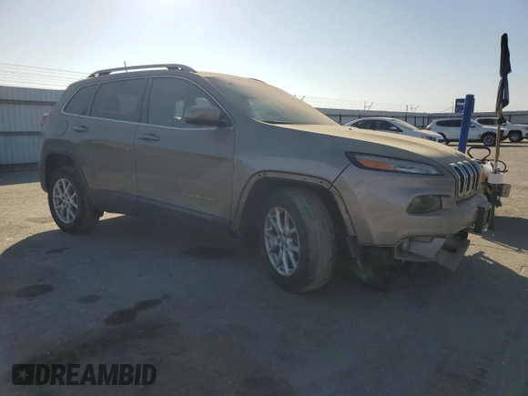 2016 Jeep Cherokee Latitude with VIN 1C4PJLCS2GW257338, listed as a Copart auction lot 77499274 with 120,223 mi miles and Clean Title. Bid and sale history available at carsss.com. Image 4.
