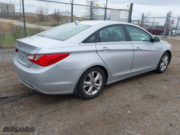 2013 Hyundai Sonata SE with VIN 5NPEC4AC9DH638852, listed as a IAAI auction lot 41966220 with 151,324 mi miles. Bid and sale history available at carsss.com. Image 4.