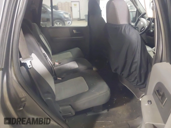 2004 Ford Expedition Special Service with VIN 1FMPU15L74LA92803, listed as a IAAI auction lot 41540002 with 312,510 mi miles. Bid and sale history available at carsss.com. Image 8.