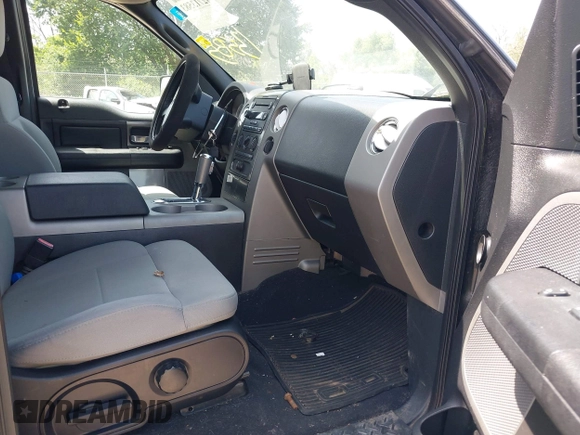 2007 Ford F-150 XLT z VIN 1FTPW14V07KC31620, wystawiony jako IAAI lot #42713583 z przebiegiem 149 129 mil mil oraz . Historia ofert i sprzedaży dostępna na DreamBid. Obrazek 5.