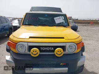 2007 Toyota FJ Cruiser with VIN JTEBU11F670079735, listed as a IAAI auction lot 41722033 with 171,088 mi miles. Bid and sale history available at carsss.com. Image 12.
