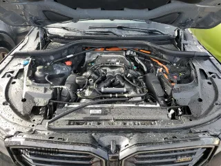2024 BMW XM z VIN 5YM23CS06R9U92810, wystawiony jako Copart lot #75401504 z przebiegiem 6181 mil mil oraz Nie do naprawy. Historia ofert i sprzedaży dostępna na DreamBid. Obrazek 12.
