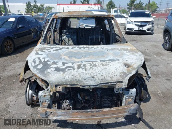 2014 Kia Soul with VIN KNDJN2A29E7008839, listed as a IAAI auction lot 42087090 with 1 mi miles. Bid and sale history available at carsss.com. Image 6.