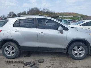 2015 Chevrolet Trax LT with VIN KL7CJRSB2FB171503, listed as a IAAI auction lot 41935289 with 115,880 mi miles and . Bid and sale history available at carsss.com. Image 13.
