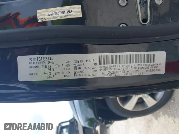 2017 Jeep Compass Latitude with VIN 1C4NJDEB7HD171563, listed as a IAAI auction lot 42669131 with 125,411 mi miles and . Bid and sale history available at DreamBid. Image 9.