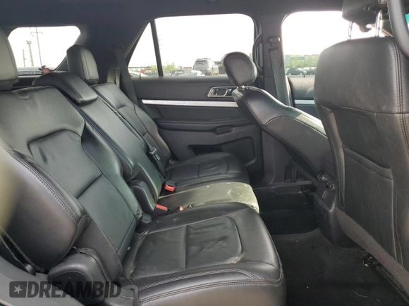 2017 Ford Explorer XLT z VIN 1FM5K8DH1HGA83077, wystawiony jako Copart lot #56548165 z przebiegiem 184 020 mil mil oraz Szkoda całkowita • Salvage title. Historia ofert i sprzedaży dostępna na DreamBid. Obrazek 11.