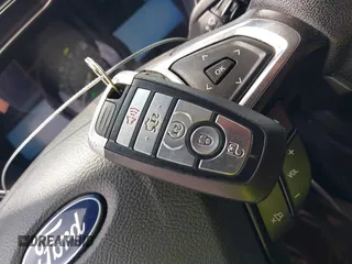2020 Ford Fusion SEL с VIN 3FA6P0CD7LR131781, выставлен на аукционе IAAI как лот 41855346 с пробегом 95 621 миль миль и . История ставок и продаж доступна на DreamBid. Изображение 11.