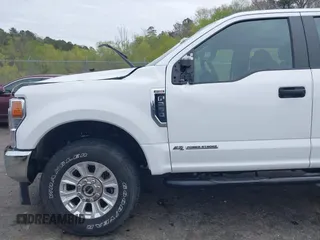 2022 Ford F-250 XL z VIN 1FT7W2BT3NEC98831, wystawiony jako IAAI lot #41851281 z przebiegiem 24 876 mil mil oraz . Historia ofert i sprzedaży dostępna na DreamBid. Obrazek 19.