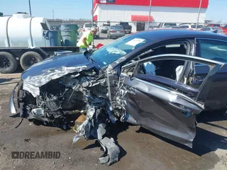 2015 Chrysler 200 Limited with VIN 1C3CCCAB1FN626906, listed as a IAAI auction lot 41644390 with 69,072 mi miles. Bid and sale history available at carsss.com. Image 6.