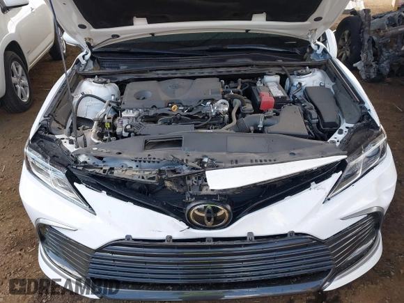 2024 Toyota Camry LE z VIN 4T1C11AK4RU864390, wystawiony jako IAAI lot #42212311 z przebiegiem 17 107 mil mil oraz . Historia ofert i sprzedaży dostępna na DreamBid. Obrazek 10.