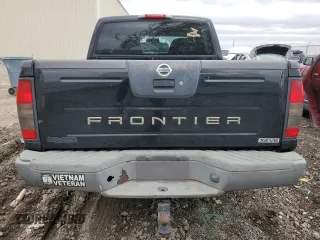 2004 Nissan Frontier XE z VIN 1N6ED27T04C465904, wystawiony jako Copart lot #84096194 z przebiegiem 194 275 mil mil oraz Szkoda całkowita • Salvage title. Historia ofert i sprzedaży dostępna na DreamBid. Obrazek 6.