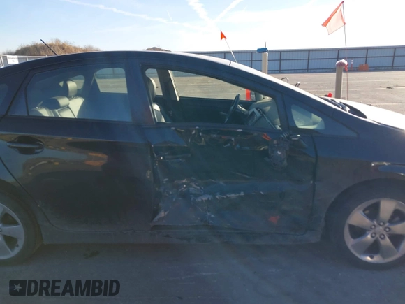 2013 Toyota Prius One with VIN JTDKN3DU4D1646120, listed as a IAAI auction lot 41425501 with 90,294 mi miles. Bid and sale history available at carsss.com. Image 13.